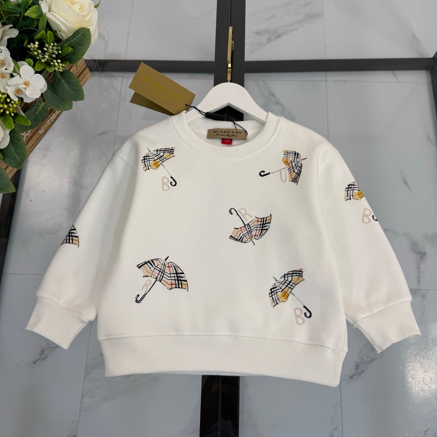 BR White Umbrella Set