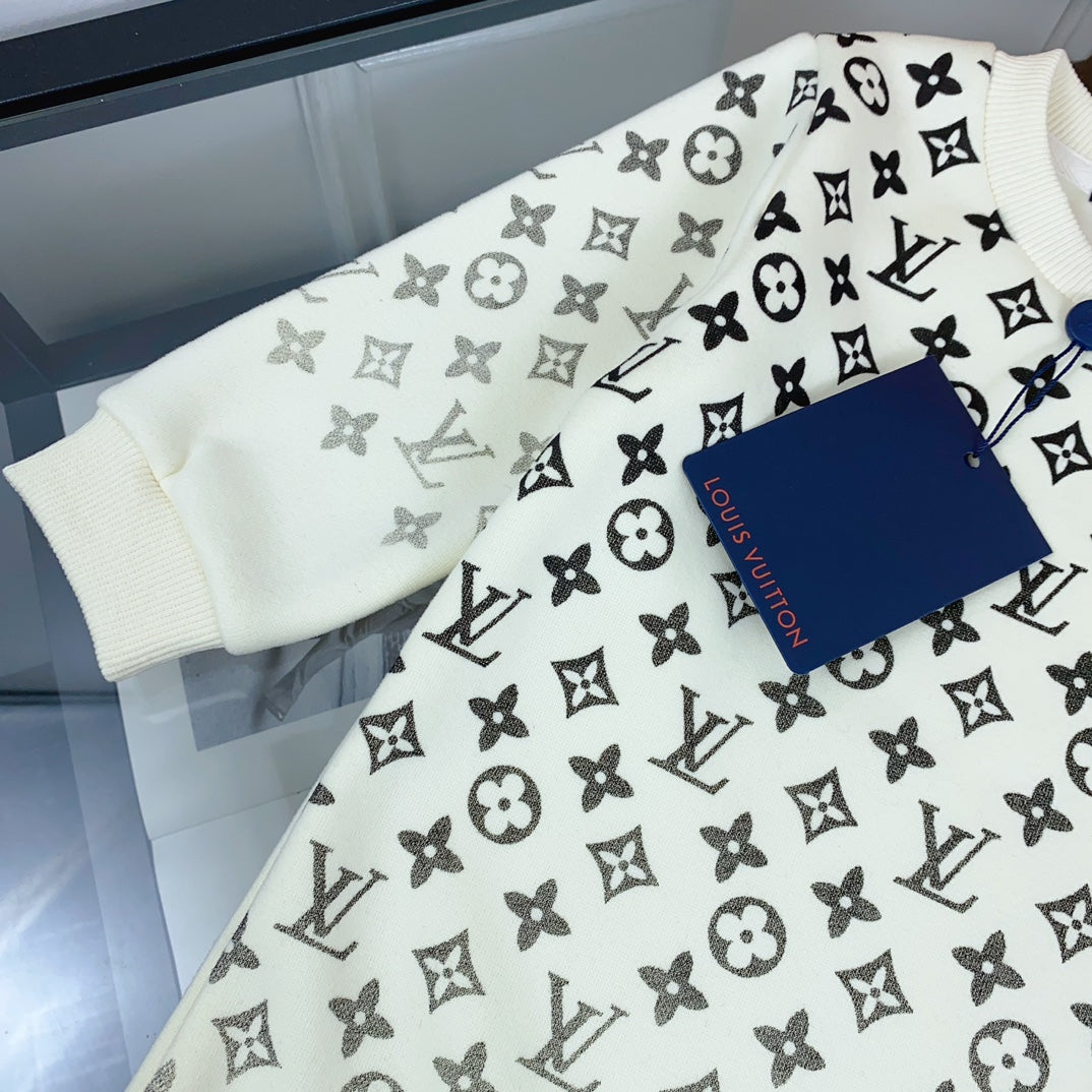 L White Monogram Print Set