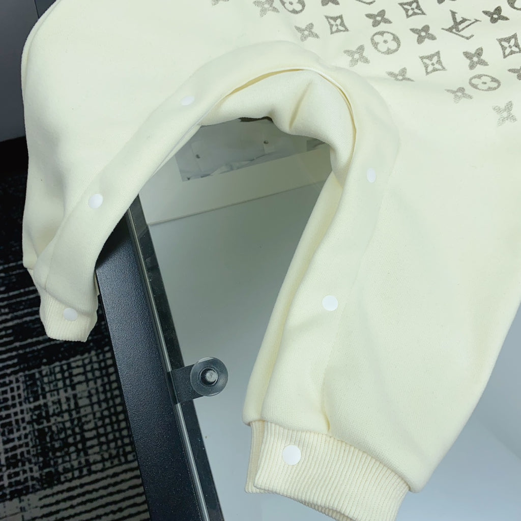 L White Monogram Print Set