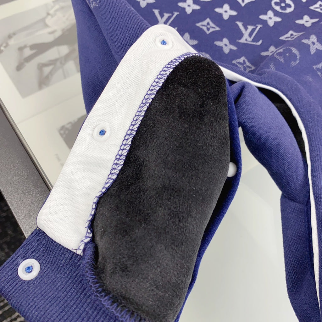 L Blue Monogram Print Set